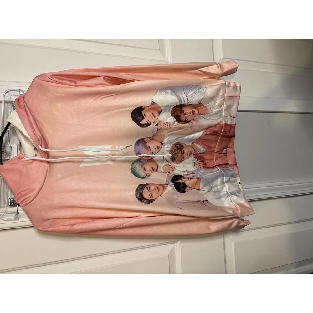 BTS Graphic Hoodie Sweatshirt Size Small Peach Pink 424